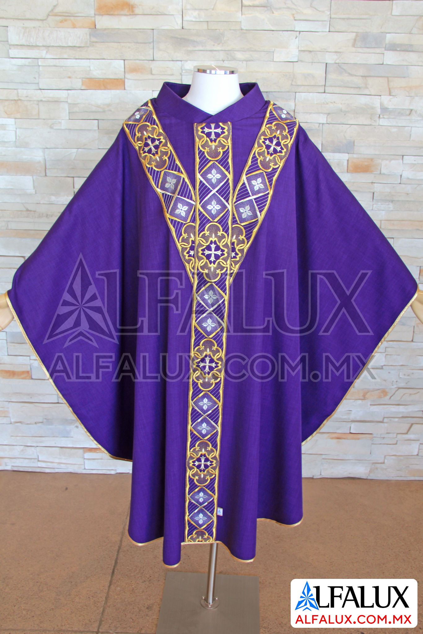 02 ROYAL Alfalux Casulla morado YEE (1)